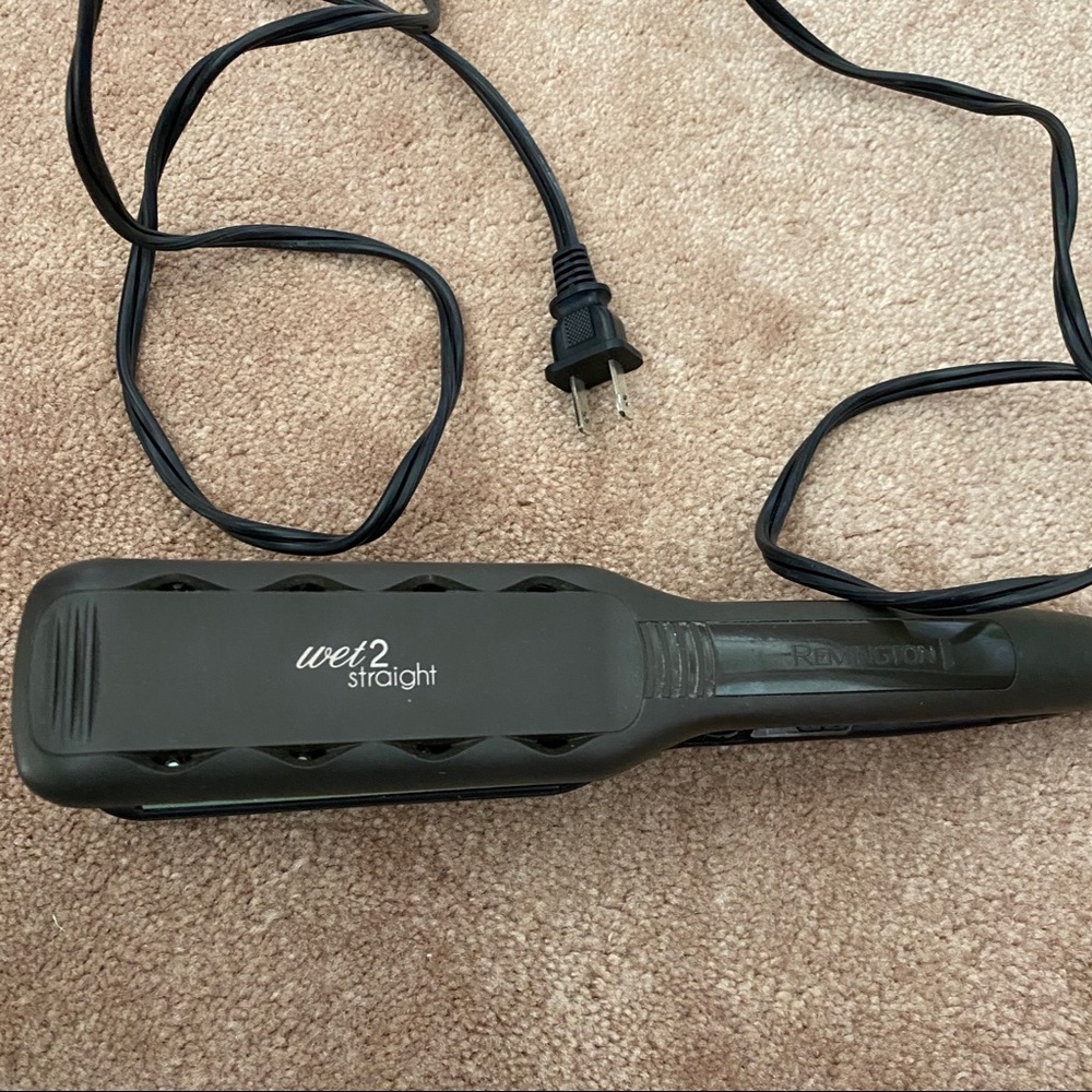FINAL SALE Remington༄ Wet-to-Straight Straightener